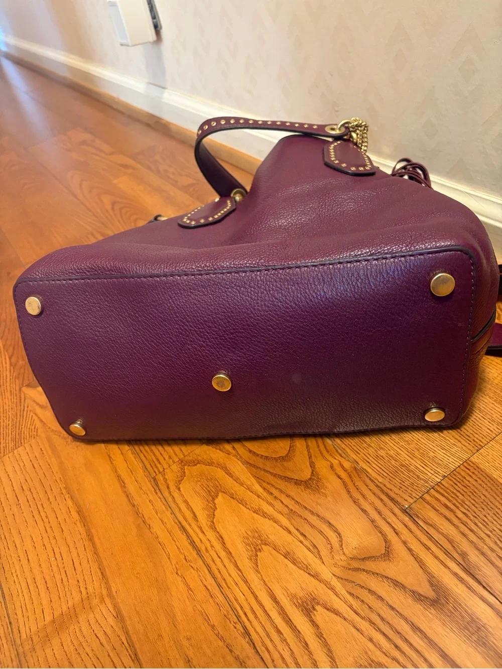 🔥Michael Kors Burgundy Leather Shoulder Bag with Gold Hardware🔥